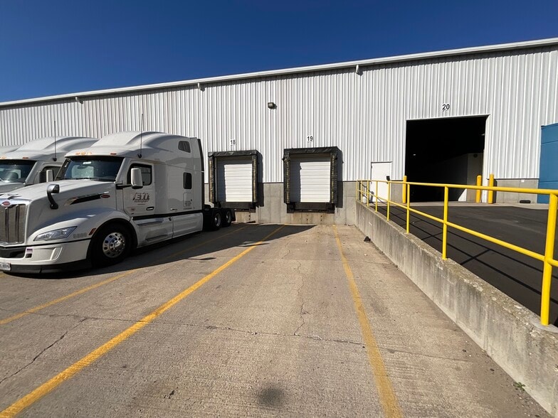 More Photos Of 7377 Expressway Ct SW, Grand Rapids Warehouse For Lease