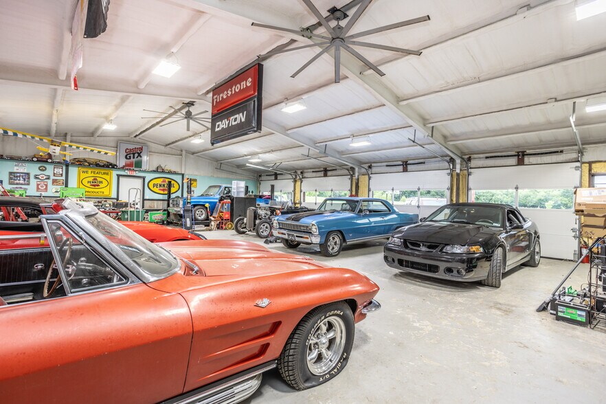 More Photos Of 59 Shawnee Trl, Whitesboro Showroom For Sale