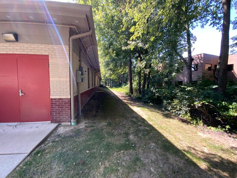 More Photos Of 3436-3500 Granite Cir, Toledo Medical For Lease