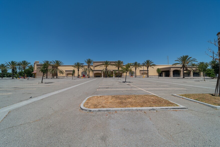 More Photos Of 11729 Imperial Hwy, Norwalk Freestanding For Sale