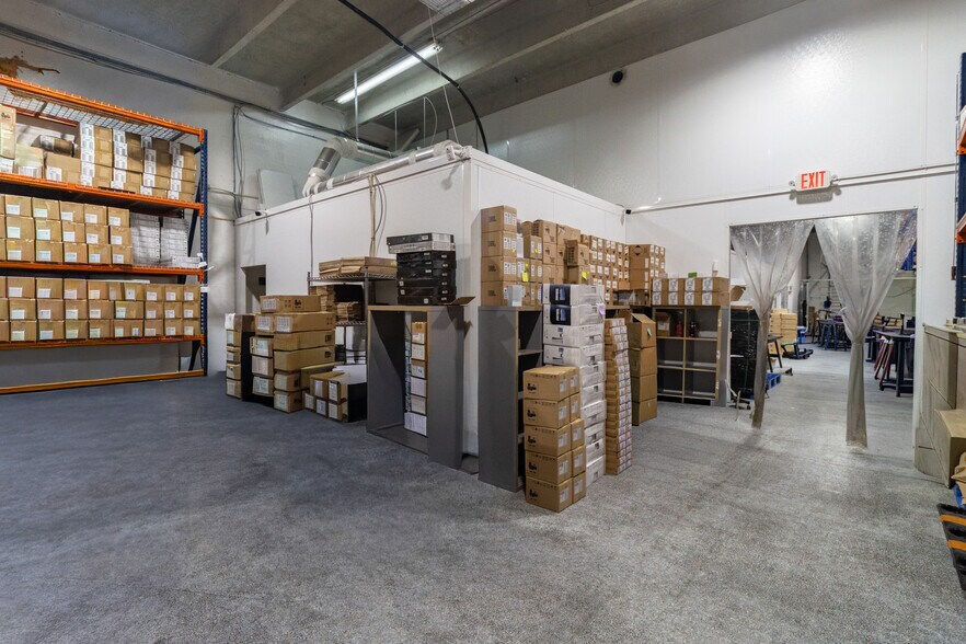 More Photos Of 3337 NW 74th Ave, Miami Warehouse For Sale