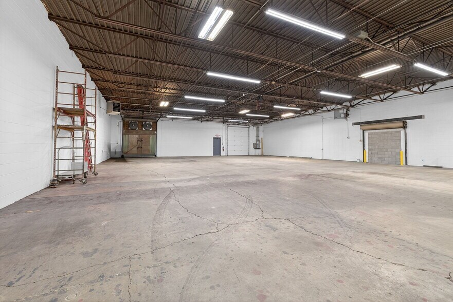 More Photos Of 1632-1644 Clara St, Columbus Warehouse For Lease