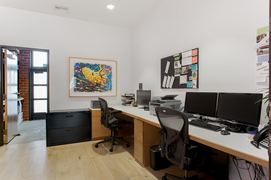 More Photos Of 1624-1626 Ocean Park Blvd, Santa Monica Unknown For Lease