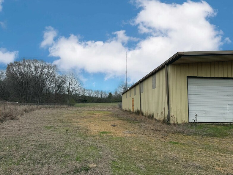 More Photos Of 9850 I-55 Hwy, Terry Warehouse For Sale