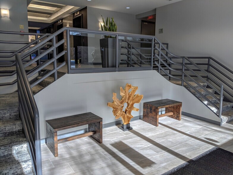 More Photos Of 9229 Ward Pky, Kansas City Office For Lease