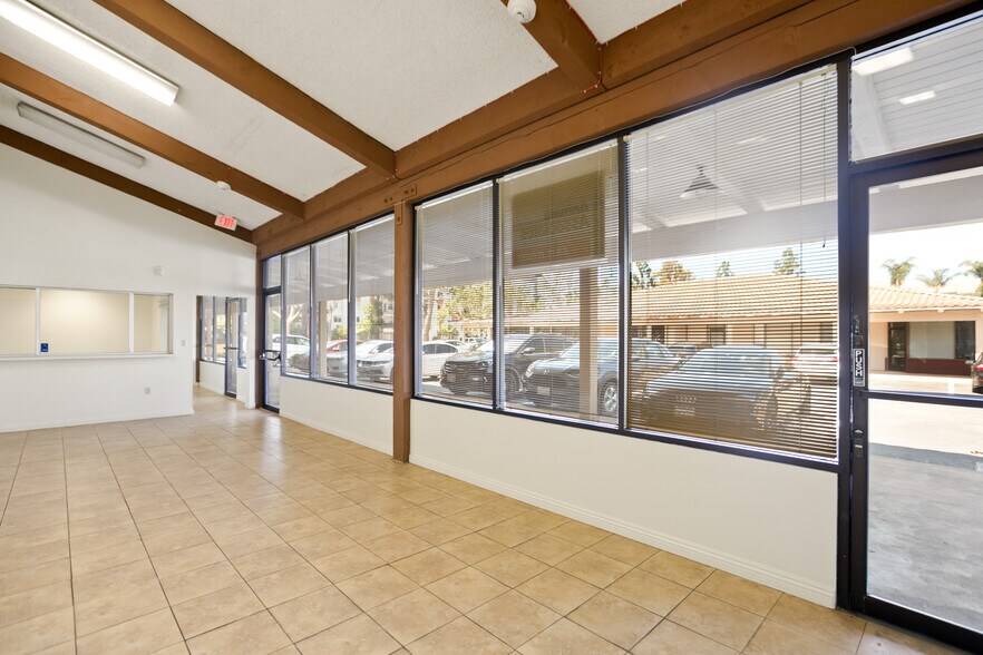 More Photos Of 1111 W Town and Country Rd, Orange Business Park For Lease