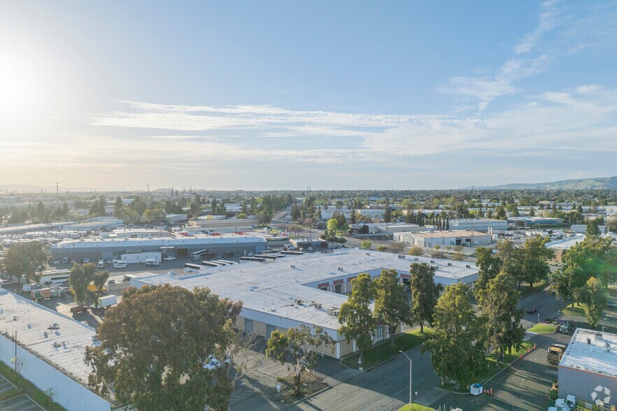 More Photos Of 44555-44865 S Grimmer Blvd, Fremont Warehouse For Lease