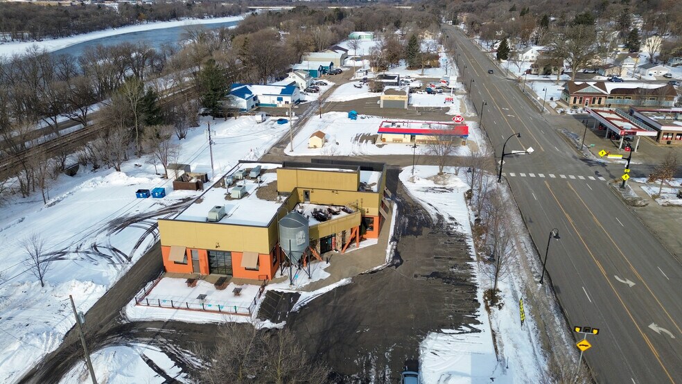 More Photos Of 415 N Benton Dr, Sauk Rapids Restaurant For Sale