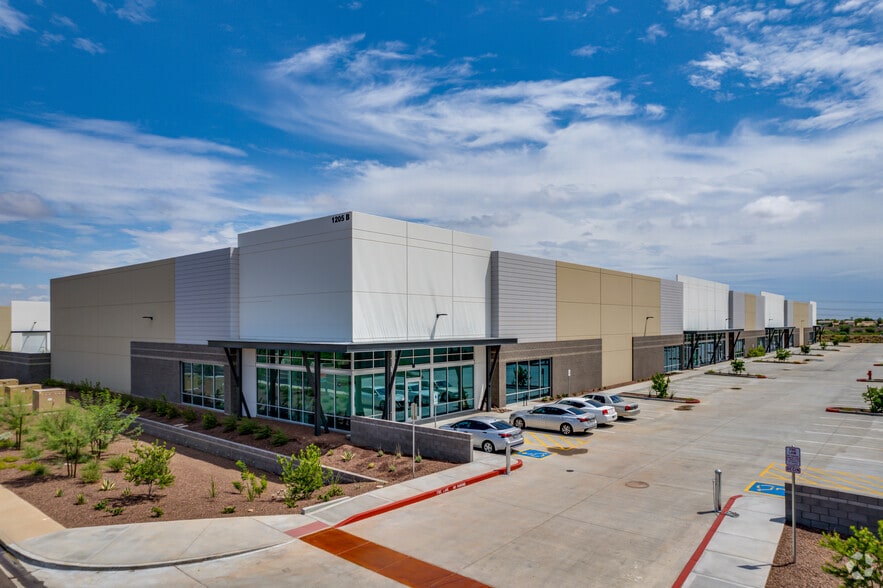 More Photos Of 1205 N Eliseo Felix Jr Way, Avondale Unknown For Lease