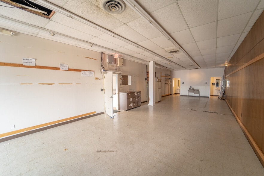 More Photos Of 701 E Rio Grande St, Victoria Storefront Retail Office For Sale