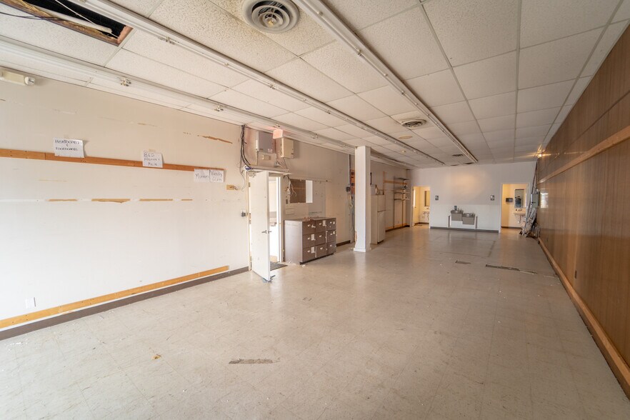More Photos Of 703 E Rio Grande St, Victoria Storefront Retail Office For Sale
