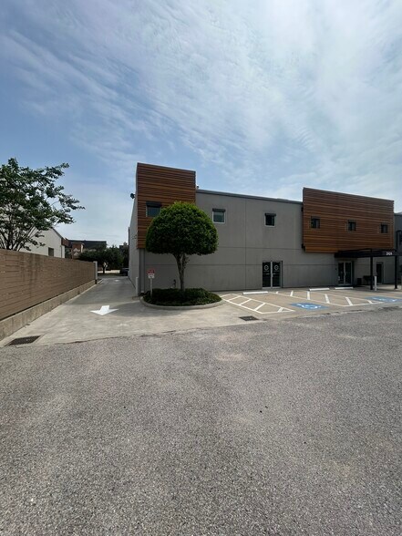 More Photos Of 2424 W Holcombe Blvd, Houston Medical For Lease
