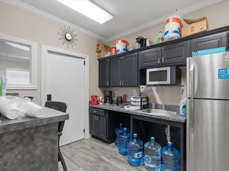 More Photos Of 2840 Keller Springs Rd, Carrollton Medical For Sale