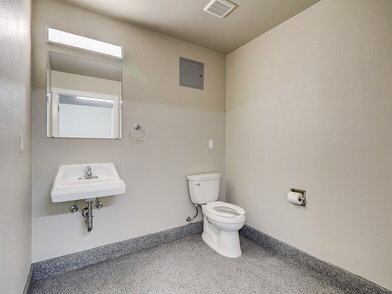 More Photos Of 341 1st St, Mead Warehouse For Sale