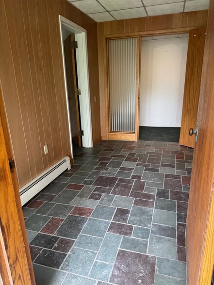 More Photos Of 89 E Genesee St, Auburn Flex For Sale