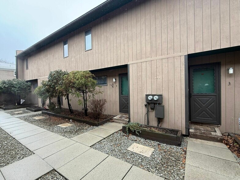 More Photos Of 121-123 S Quarry st, Mount Pleasant Multifamily For Sale