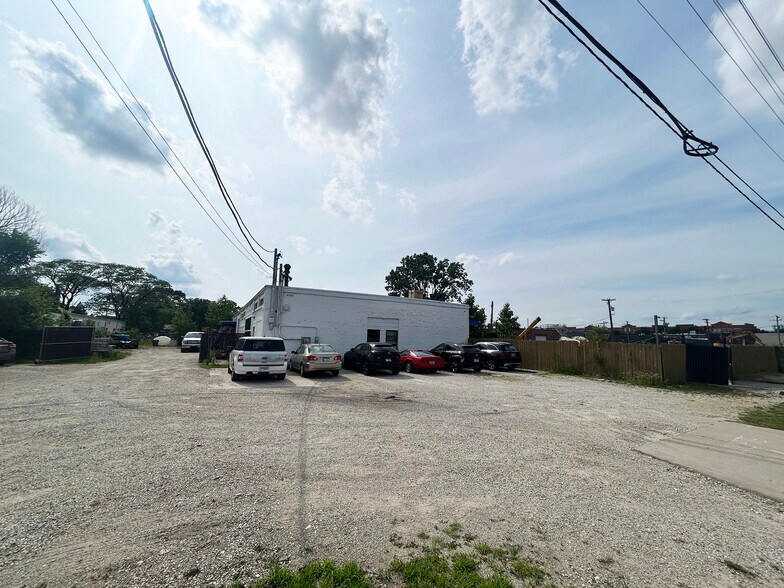 More Photos Of 4619 N 25th Ave, Schiller Park Warehouse For Sale