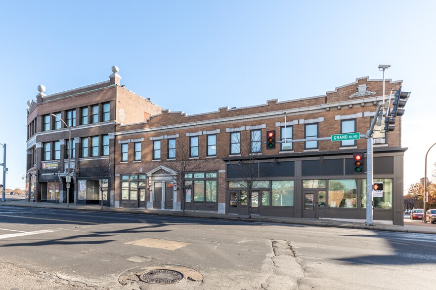 More Photos Of 3550-3552 Gravois Ave, Saint Louis Freestanding For Lease