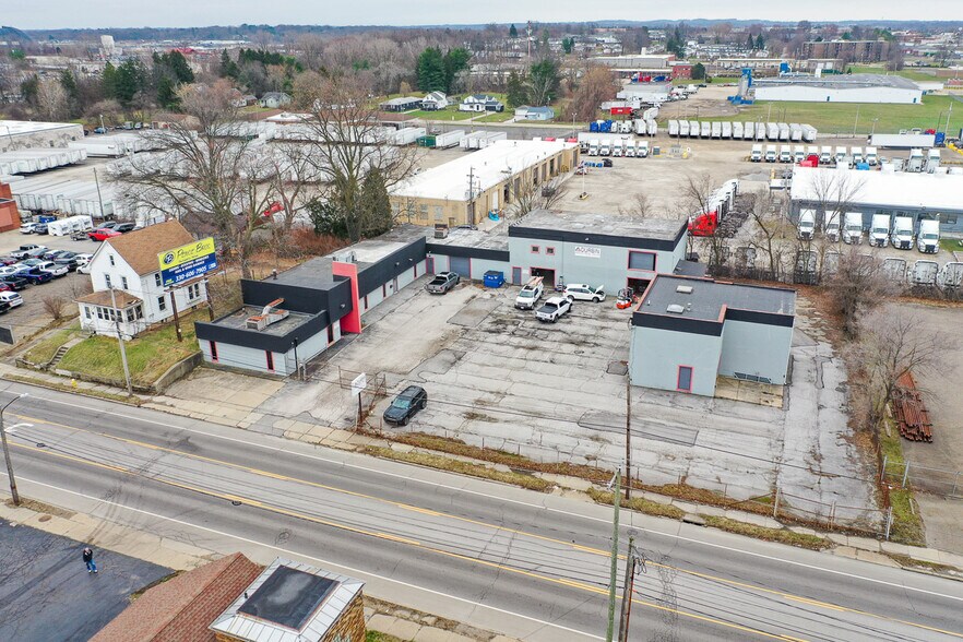 More Photos Of 1050 Triplett Blvd, Akron Warehouse For Sale