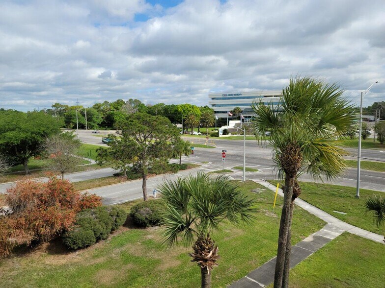 More Photos Of 5104 N Orange Blossom Trl, Orlando Office Residential For Lease
