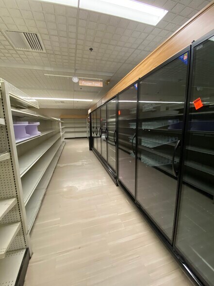 More Photos Of 145 Amherst St, Nashua Drugstore For Sale