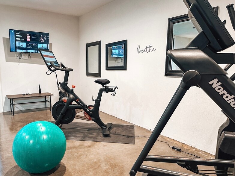 More Photos Of 66358 Desert View Ave, Desert Hot Springs Hotel For Sale