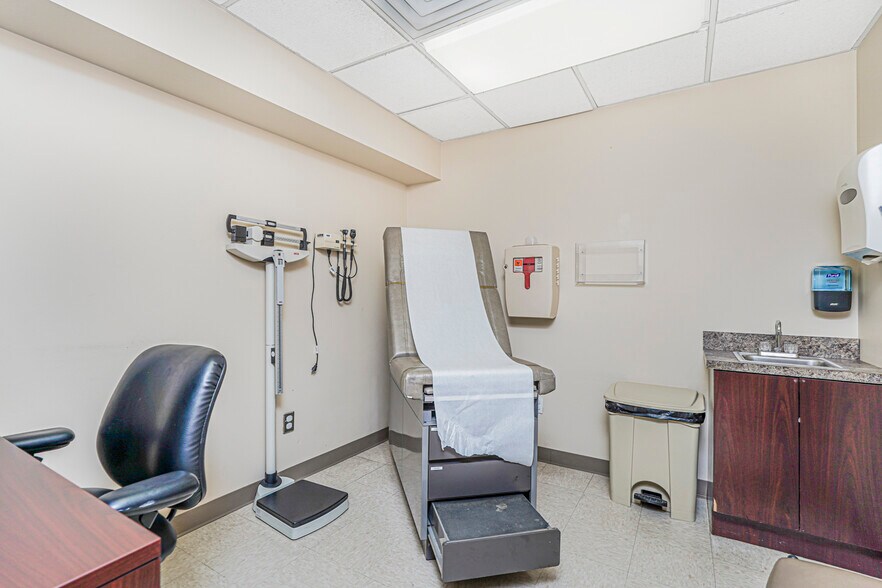 More Photos Of 705 86th St, Brooklyn Office Residential For Sale