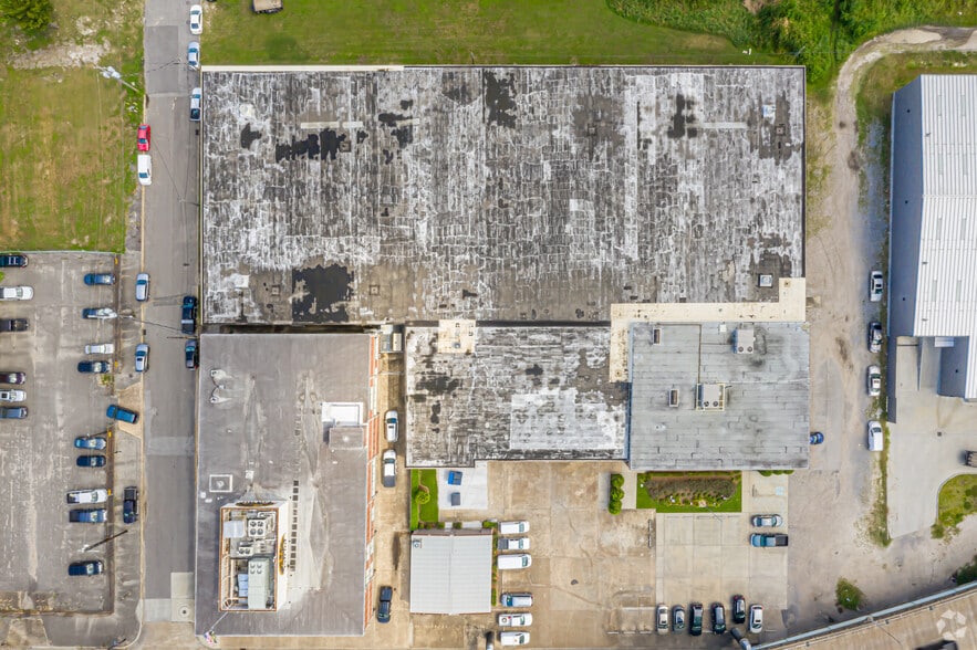 More Photos Of 2301 Julia St, New Orleans Warehouse For Lease