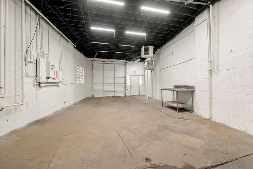 More Photos Of 35812 W Michigan Ave, Wayne Carwash For Lease