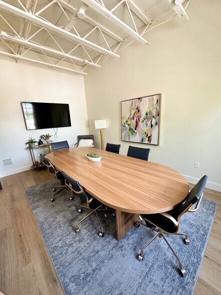 More Photos Of 831 Pioneer Rd, Draper Storefront Retail Residential For Lease