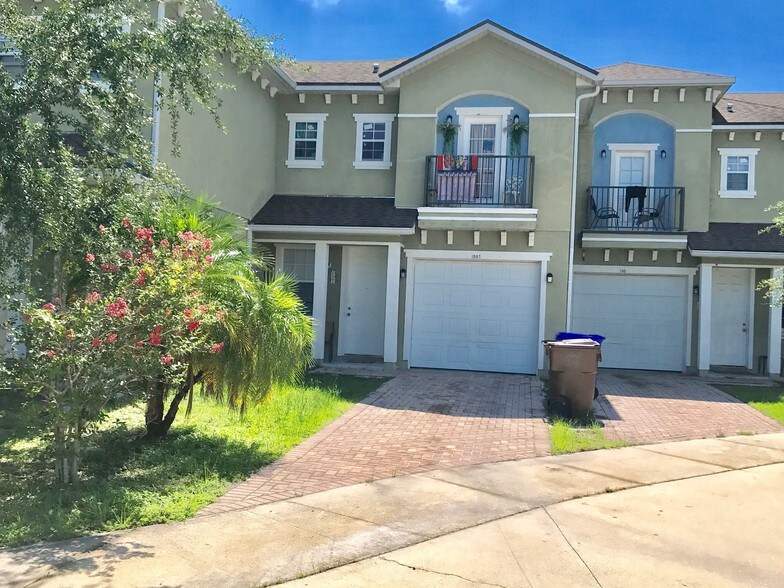 More Photos Of 1800 Bassinger St, Kissimmee Apartments For Sale