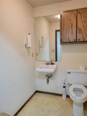 More Photos Of 300 S Main St, Eufaula Office For Sale