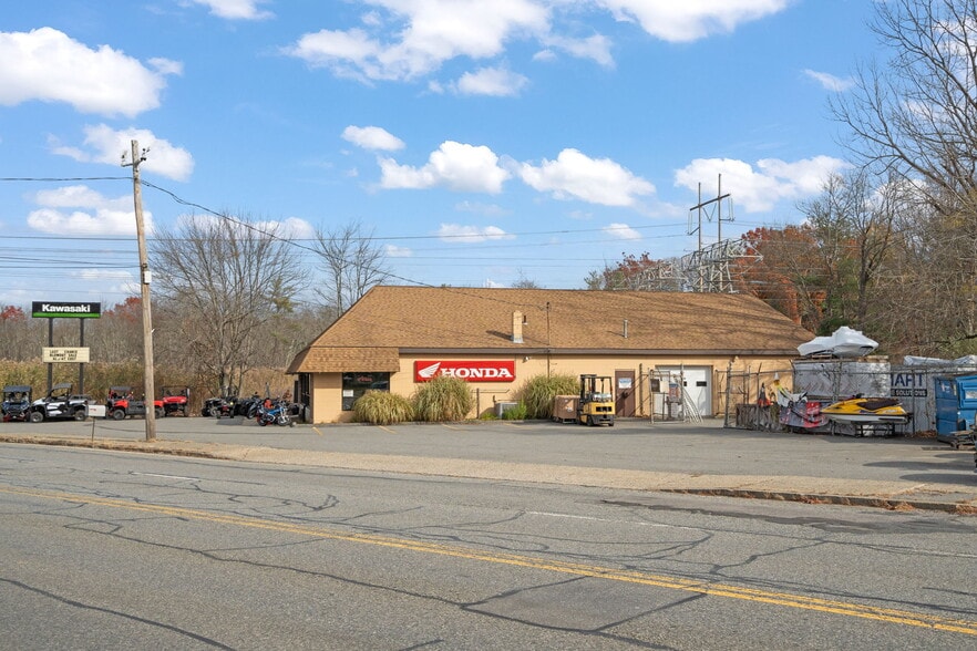 More Photos Of 49 Main St, North Reading Storefront Retail Office For Sale