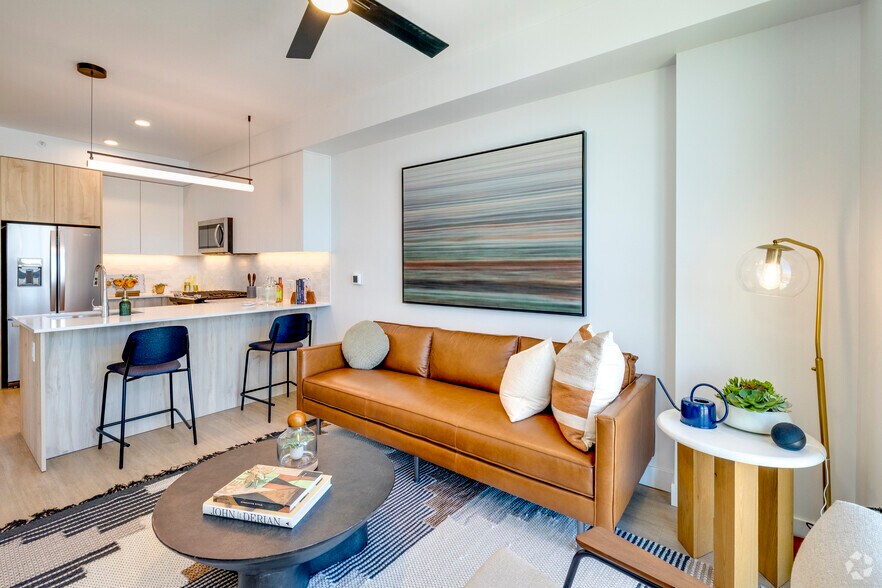 More Photos Of 817 N 6th St, Phoenix Apartments For Lease