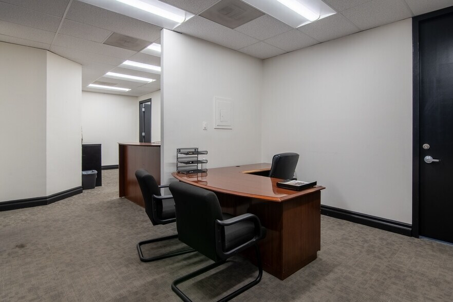 More Photos Of 5405 Stockdale Hwy, Bakersfield Office For Lease