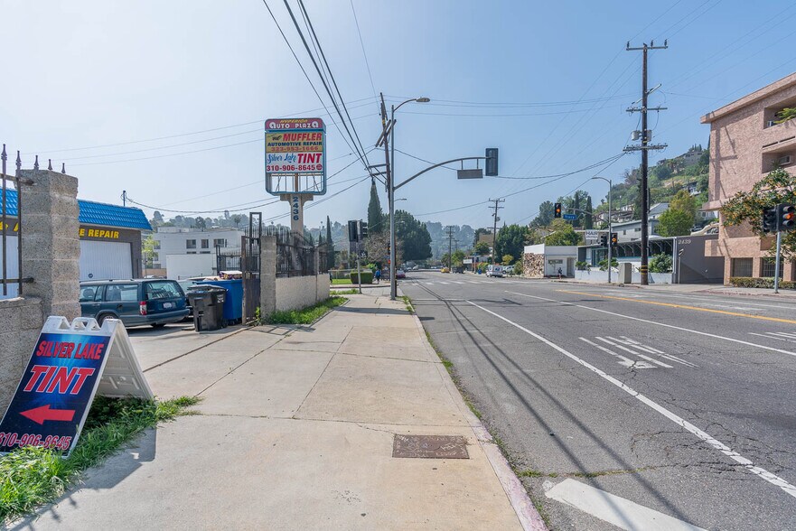 More Photos Of 2436 Hyperion Ave, Los Angeles Auto Repair For Sale