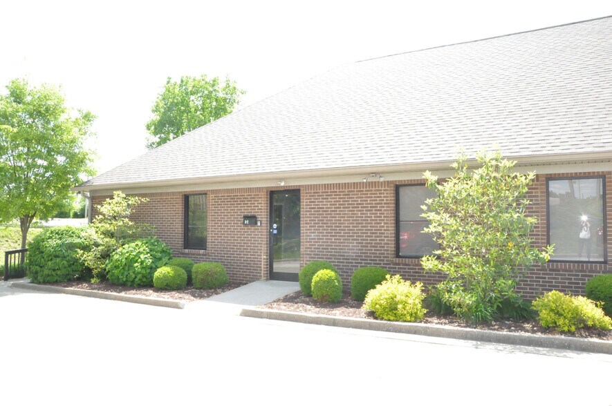 More Photos Of 101 Woodhill Ln, Frankfort Office For Lease