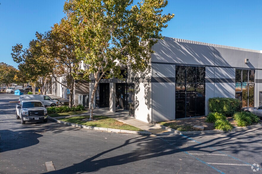 Primary Photo Of 386-404 Railroad Ct, Milpitas Warehouse For Lease