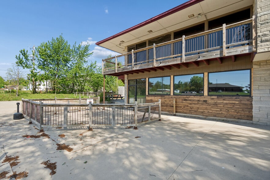 More Photos Of 2013 S Center St, Marshalltown Restaurant For Sale