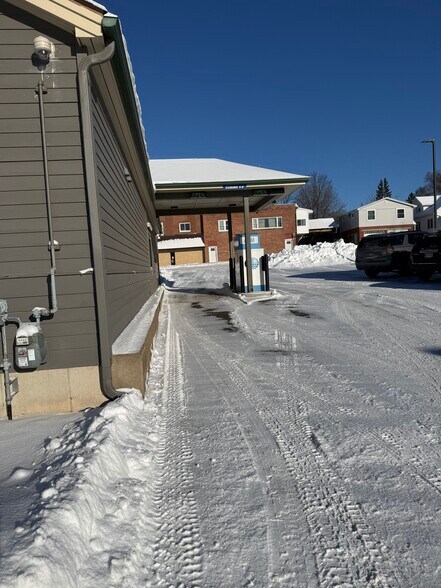 More Photos Of 118 N Broadway St, Stanley Bank For Sale