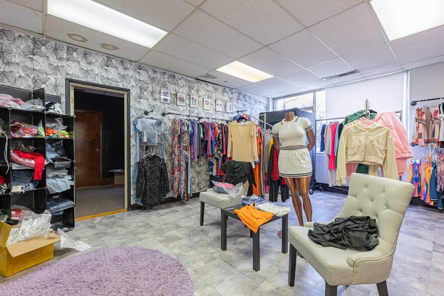 More Photos Of 8620 Winton Rd, Cincinnati Medical For Sale