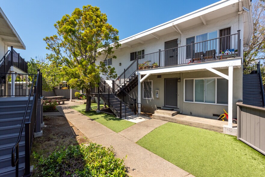 More Photos Of 45 Woodland Ave, San Rafael Apartments For Sale