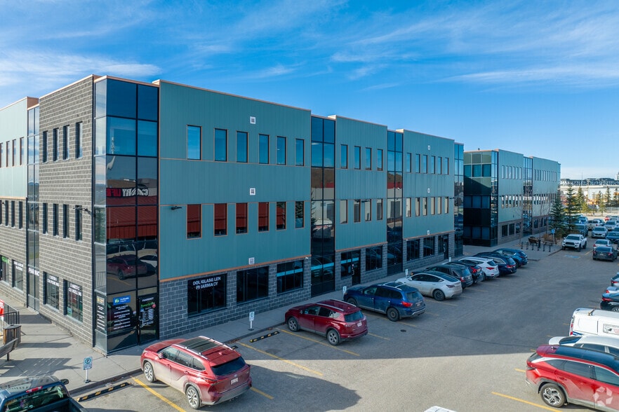 More Photos Of 11420 27th St SE, Calgary Medical For Lease