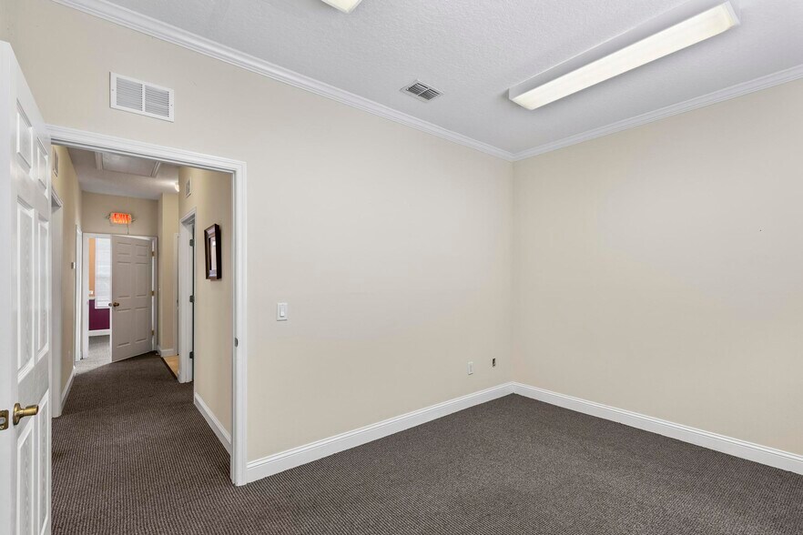 More Photos Of 399 Palm Coast Pky SW, Palm Coast Office For Sale