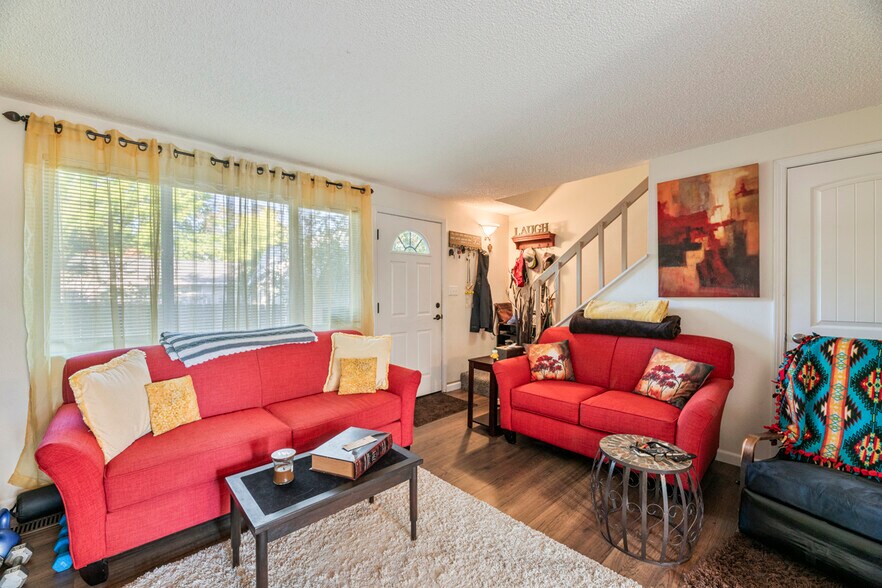 More Photos Of 437 Ash St, Central Point Apartments For Sale