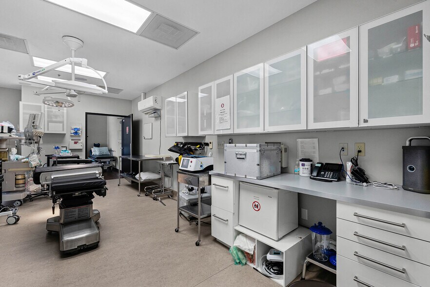 More Photos Of 801-811 N Orange Ave, Orlando Medical For Sale