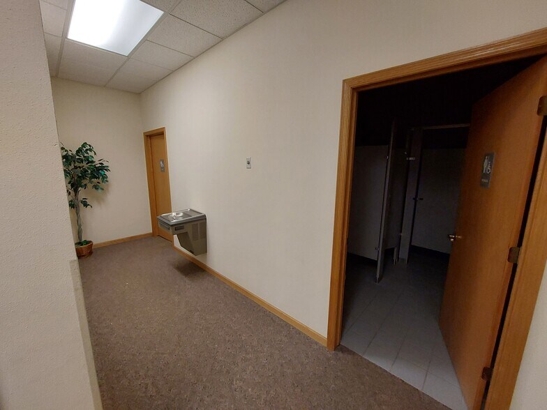 More Photos Of 1500 Merrill Ave, Wausau Office For Sale