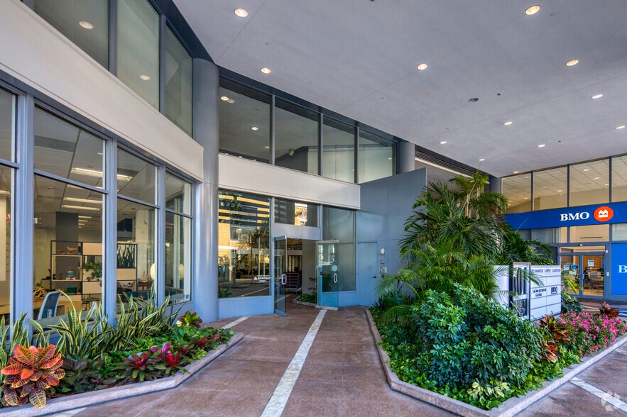 More Photos Of 501 E Kennedy Blvd, Tampa Office For Lease