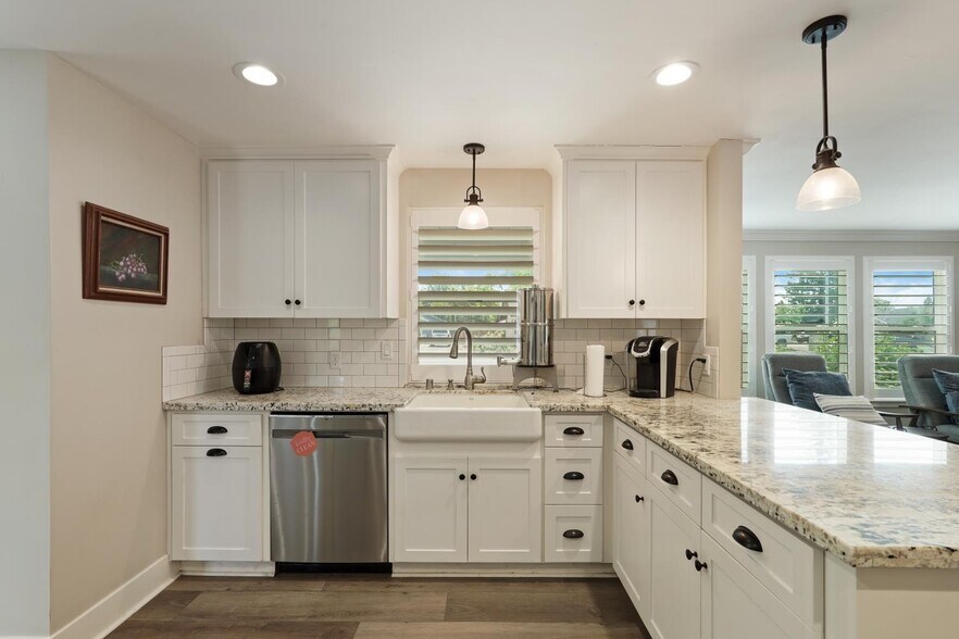 More Photos Of 595 E Augusta St, Woodbridge Apartments For Sale