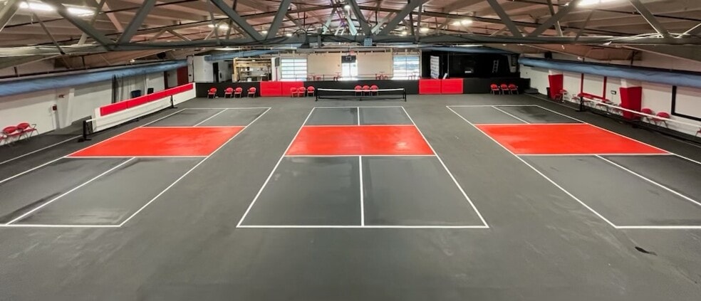 More Photos Of 2801-2803 E Independence Blvd, Charlotte Health Club For Lease